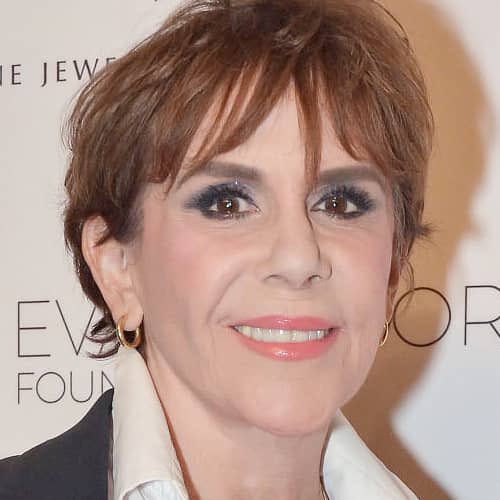 Queridos amigos, les pido ayuda. Ustedes que están en la ciudad de México, la actriz Rebecca Jones una de las personas más humanas que conozco necesita sangre. En el hospital ABC Observatorio.  Les pido que quienes puedan le den ese regalo de vida. Es urgente. Por favor,por favor