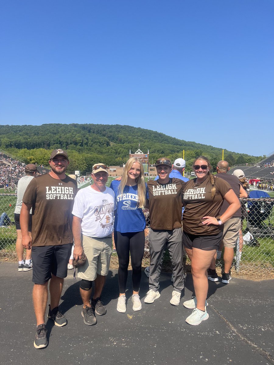 lizziekern13's tweet photo. So excited to announce my commitment to continue my academic and athletic career at Lehigh University! Thank you to my family, coaches, and teammates for guiding and supporting me through this decision!! Go Mountain Hawks🤎🤍 @frantroyan @PattieeeRuthhh @CoachStinner @dtroy44 https://t.co/GoW0RfekMn