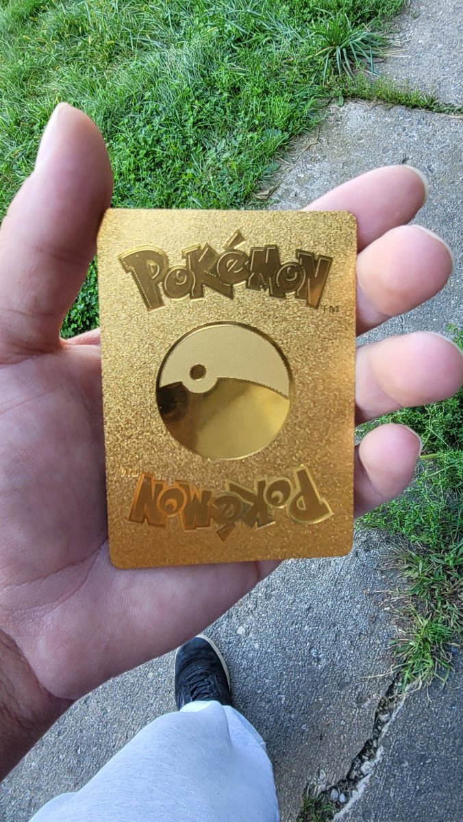 josephcup18's tweet photo. #Mying #Love #PokemonGo Blue charzard gold backing https://t.co/GpYbhC4OMu