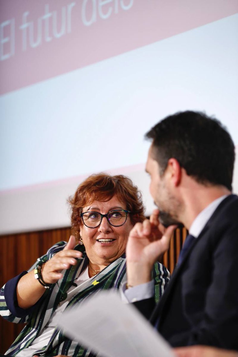 dolorsbassac's tweet photo. Hem estat debatent i reflexionant sobre els reptes de futur d’un món laboral en constant transformació. Només una pinzellada de 5 minuts.Però el conseller @rogertorrent  ha anunciat fer-ho de manera més profunda en el 1er Congres de Treball Abril 2023. https://t.co/AZlVupy4ZF