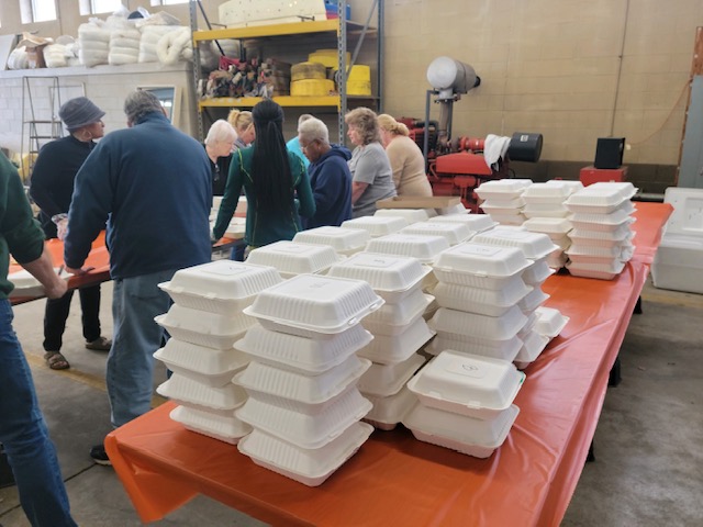 ifrogms's tweet photo. Administration Specialist Sam Cole spent her Volunteer Day working with the Federalsburg Lions Club on a Sandwich Sale! 🥪 Several times a year, the Lions Club holds these sales to help support its work in the community! #servewithpurpose #dotherightthing https://t.co/iP0lNVztTW