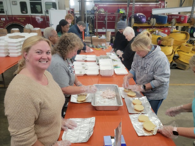 ifrogms's tweet photo. Administration Specialist Sam Cole spent her Volunteer Day working with the Federalsburg Lions Club on a Sandwich Sale! 🥪 Several times a year, the Lions Club holds these sales to help support its work in the community! #servewithpurpose #dotherightthing https://t.co/iP0lNVztTW