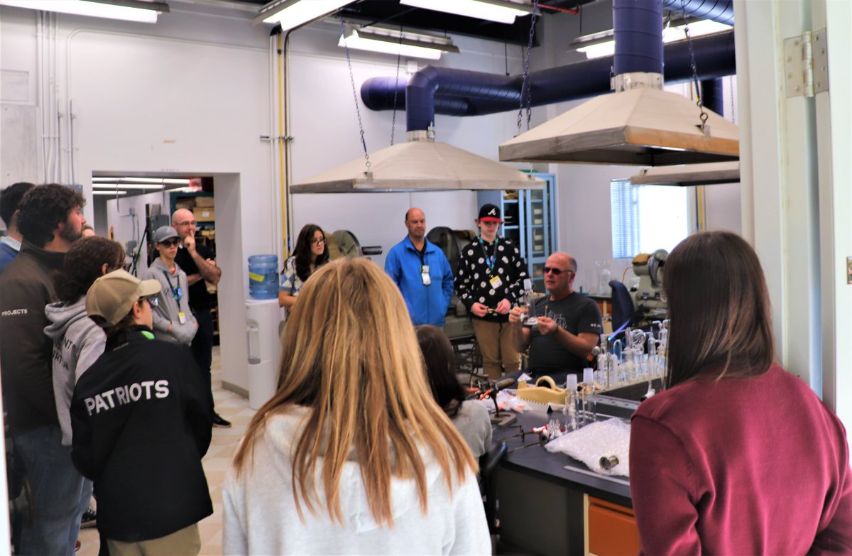 CNL_LNC's tweet photo. CNL- CR hosted dozens of students from across the Ottawa Valley for Take Our #KidsToWork Day.
They saw the #Hydrogen, Glass Blowing and Mechanical Equipment Development labs. They also took part in presentations about our fire department, #SMRs, and #CEDIR.
@RCDSB @RCCDSB https://t.co/DiRjyjU5GP