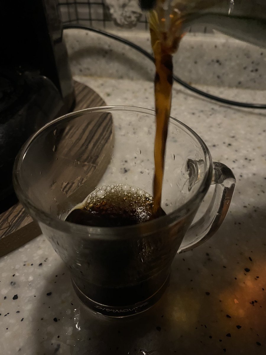 FiitLady's tweet photo. Pre-workout 

ان تتمرن متأخرًا خير من ان لا تتمرن🤨 https://t.co/T3Hb3xZLdF