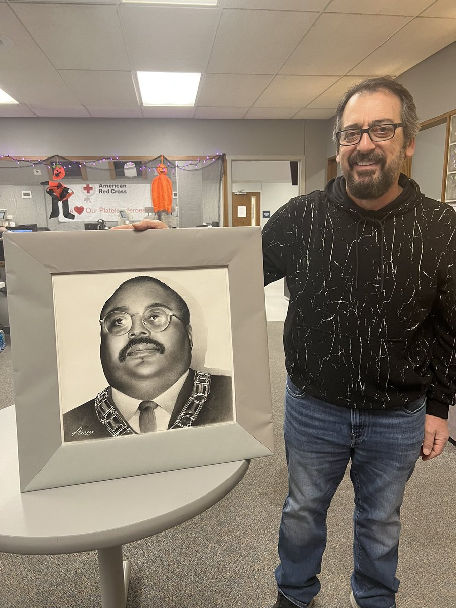 THE_B_NICOLE's tweet photo. Thank you Ameer for this amazing charcoal drawing of my papa. 

if you’re interested in a charcoal drawing hit me up and I will connect you with Ameer. He does phenomenal work! https://t.co/671xMco0V2