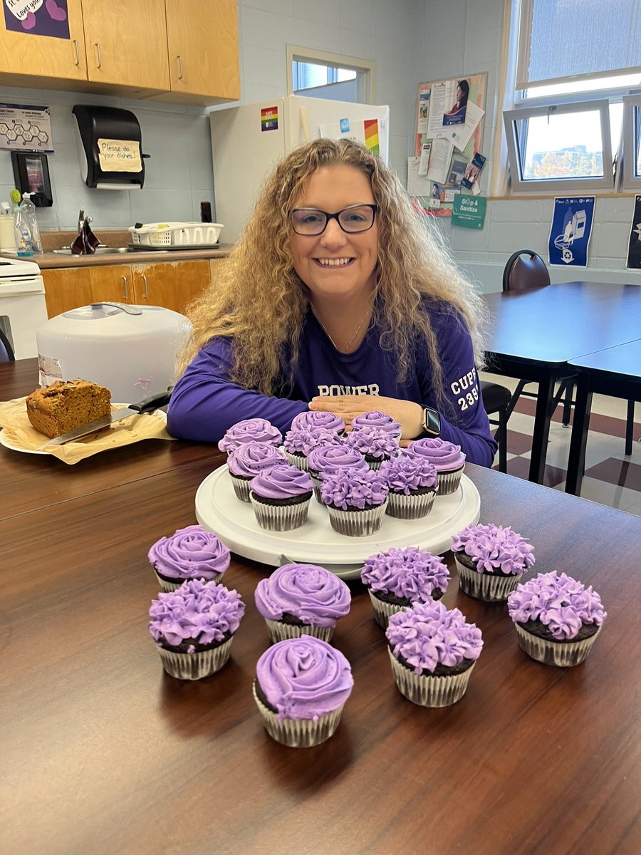 💜Thank you <a href="/emduong/">Miss Emily</a> for the scrumptious purple cupcakes today!!! What a better day to have such a perfect treat!💜 #grateful #39KIsNotEnough #EducationWorkersTogether #blessed #solidarity
