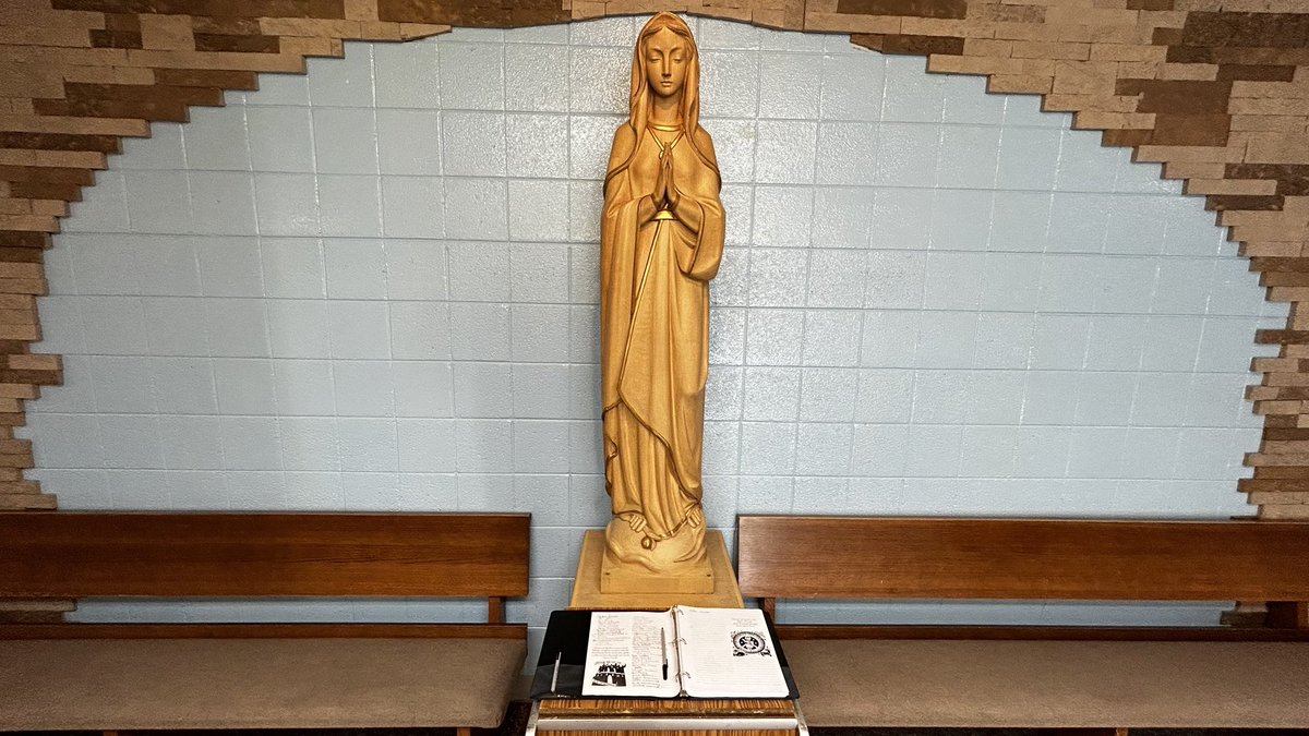 MarianCentral's tweet image. Today on All Souls Day we remember and pray for those who have died, especially for the members of our Hurricane family and our loved ones. May we remember how they touched our lives and may they Rest In Peace. 

Who would you like to add and pray for in our book of remembrance?