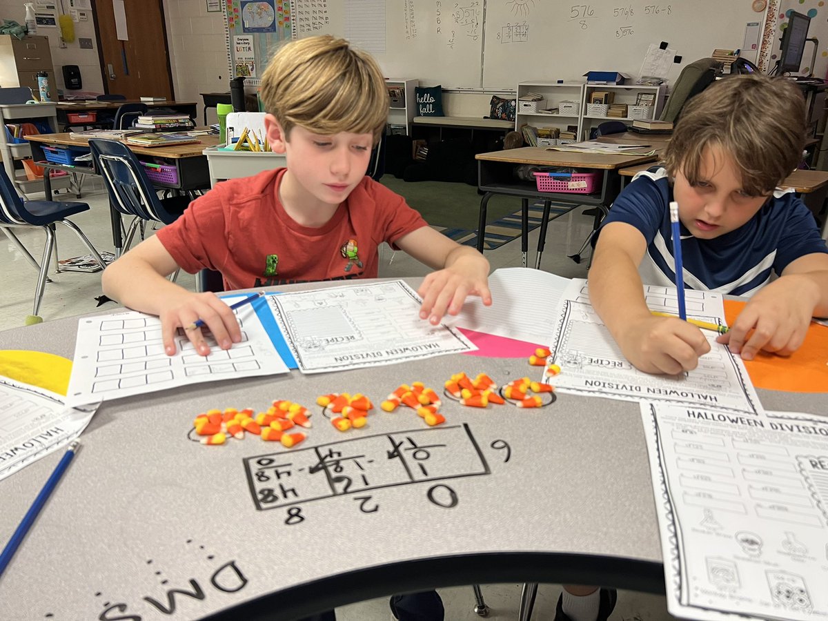 Aamar4th's tweet photo. I had an abundance of leftover candy corn, and we are learning long division. So, naturally, we turned the candy corn into math manipulatives. Math became so much more interesting today! @mvesycsd @kdenny_ @JillGillikinAP https://t.co/YmbRDkGwsL