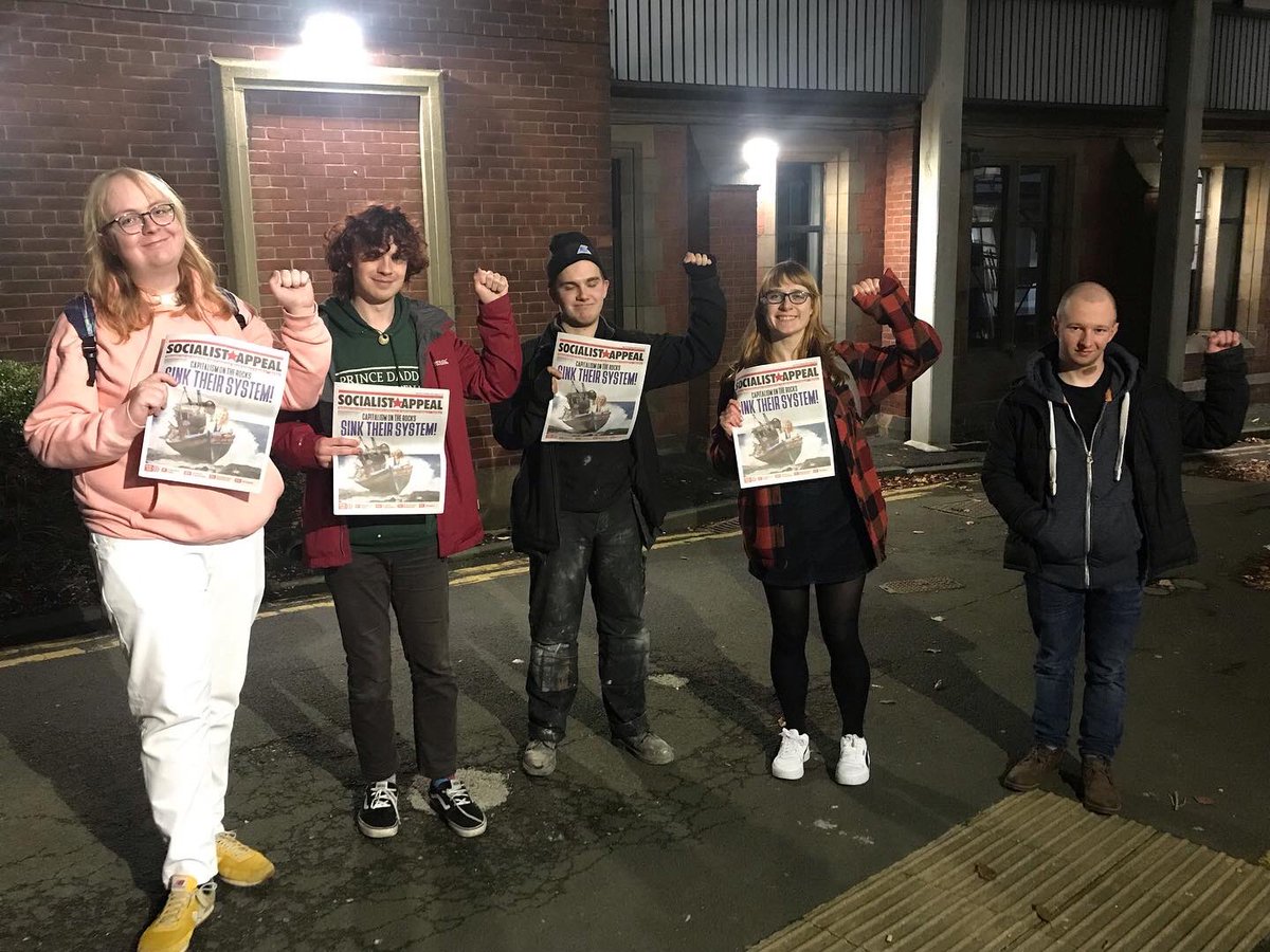 NCLMarxists's tweet photo. Newcastle Marxists spreading revolutionary ideas and chatting about our gal Rosa Luxemburg at the Marxist Society. Join us at the RMT picket line this Saturday at 11am, at central station ✊✊✊ https://t.co/2RD64uC1eT