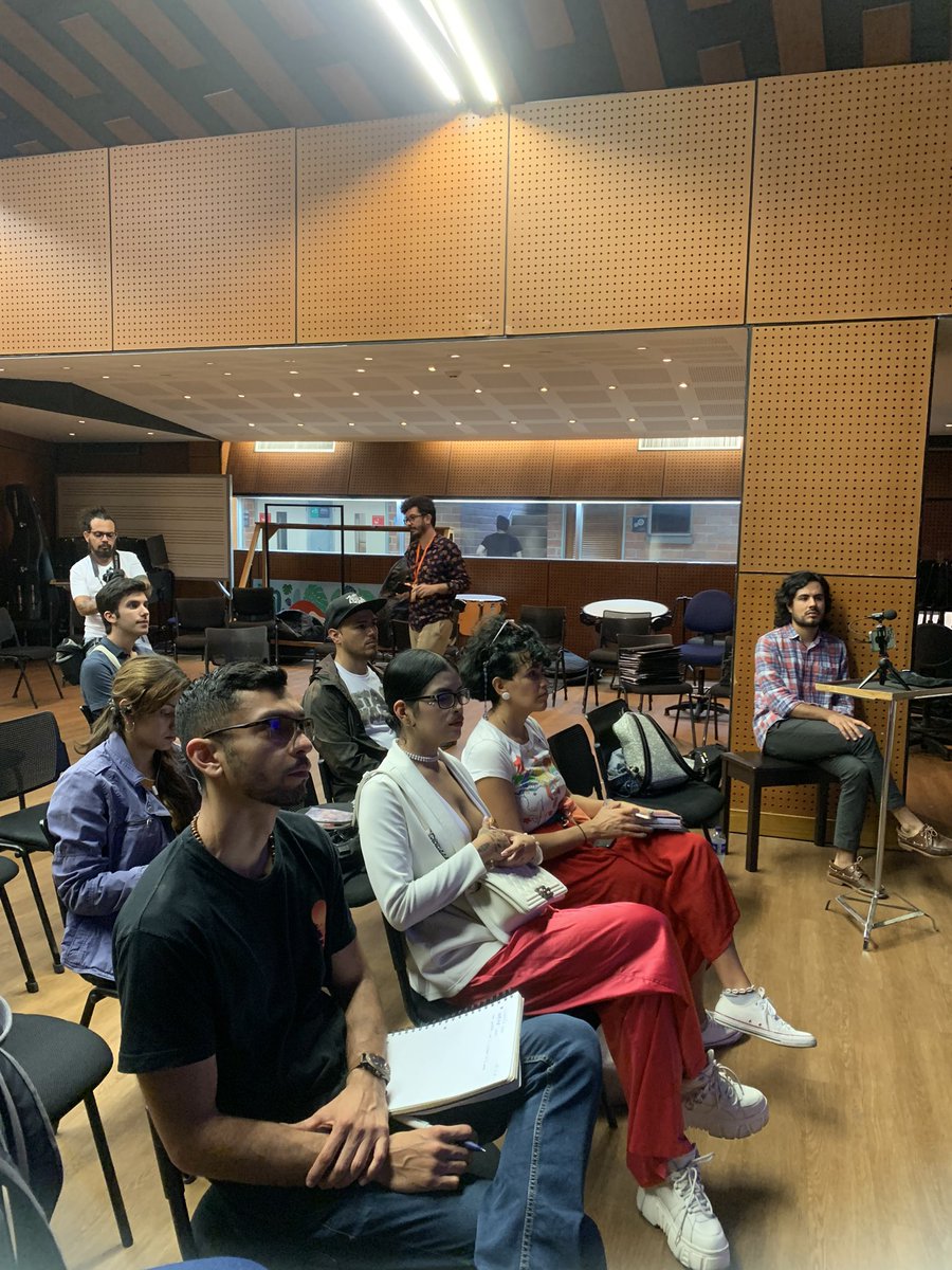 Circulart_'s tweet photo. Estamos en @EAFIT en el Seminario Web3 y las nuevas posibilidades de circulación de la música con @NicolasMadoery de @futurx__  @_enigmanft 👇🏼🧵 #ELPAUER @comfama https://t.co/9jiWxz5qtU