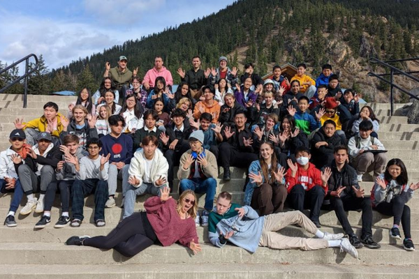 SouthridgeNews's tweet photo. This past week the Senior School Music Department welcomed back the marvelous Jazz Retreat. All of our jazz ensembles including our Gr. 9 and 10 Jazz Studies classes, 10 to 12 Big Band, Senior Combo, as well as our Vocal Ensemble enjoyed a three day retreat learning lots! 🎼 https://t.co/9W4ifFDPcc