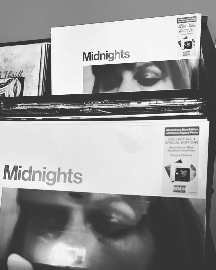 goodtasterecord's tweet photo. A haiku:
Signed Taylor Swift wax
First come first served, no reserve
In store only, fam
#taylorswift #swifties #signedtaylorswift #signedrecords #midnights #vinyl #vinylrecords #records #recordshop #recordstore #vinylcollection #vinylcommunity #vinylcol… https://t.co/HkLwjnpDP5 https://t.co/TjVXgnUFjA