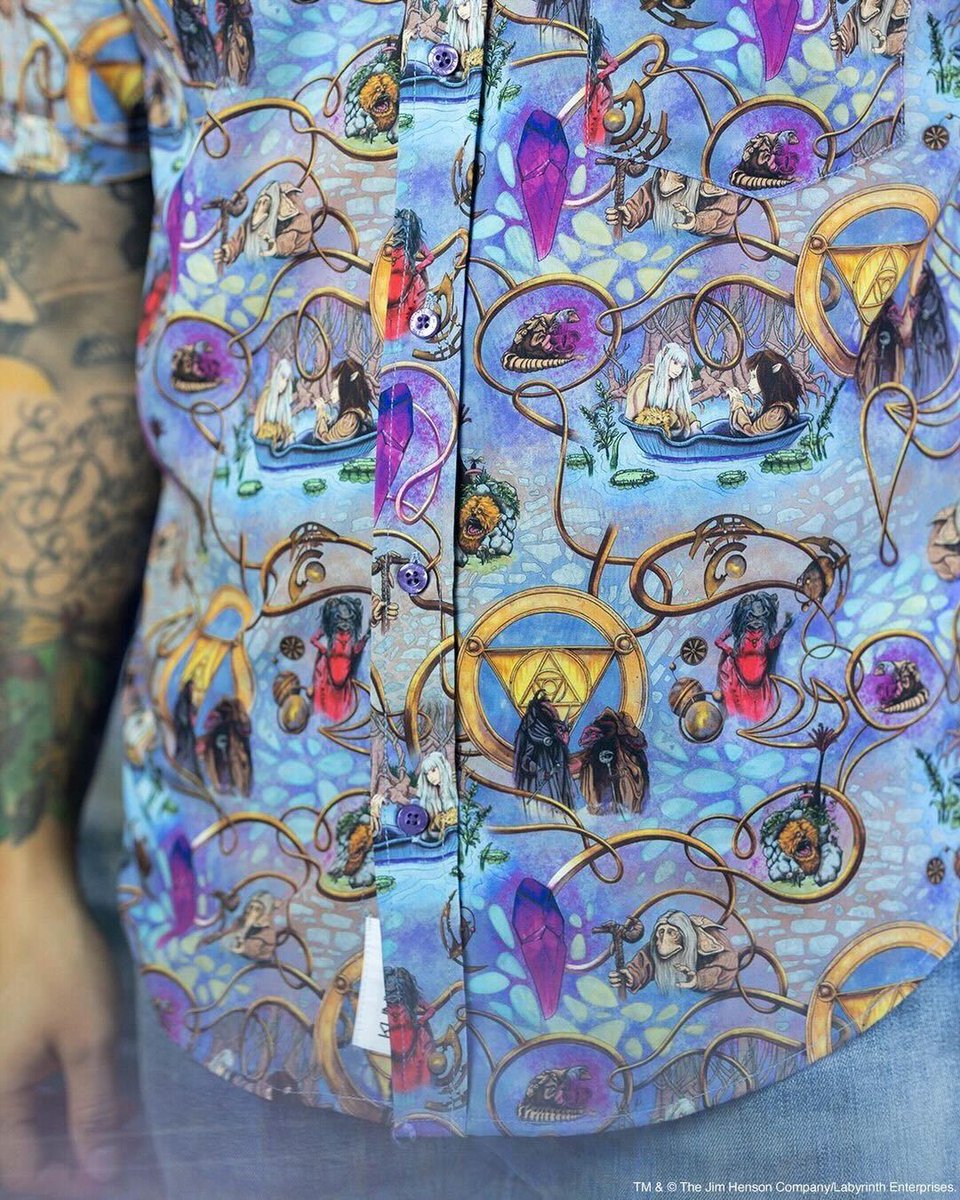 hensoncompany's tweet photo. Check out the latest The Jim Henson Company x @RSVLTS apparel collection for The @darkcrystal, which dropped just in time to celebrate our 40th Anniversary.
The collection features  RSVLTS Kunuflex™ button-downs . Check out the incredible details up close
https://t.co/DTpGbSFEQ4 https://t.co/U3jBbJlXPc