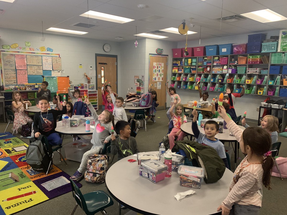 ApplebaumR7's tweet photo. Earned a popsicle party! Cheers! #TMESEagles #funinfirst https://t.co/JOqKXJEnnr