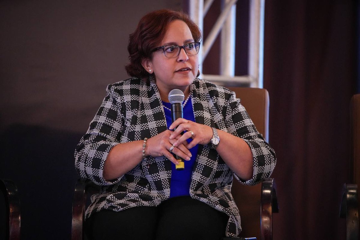 EnergiaNEPR's tweet photo. La comisionada Lillian Mateo Santos del #NEPR fue una de las oradoras del panel “Women in Energy Leadership” como parte del #SESASummit2022. https://t.co/8ERCz4OlDs