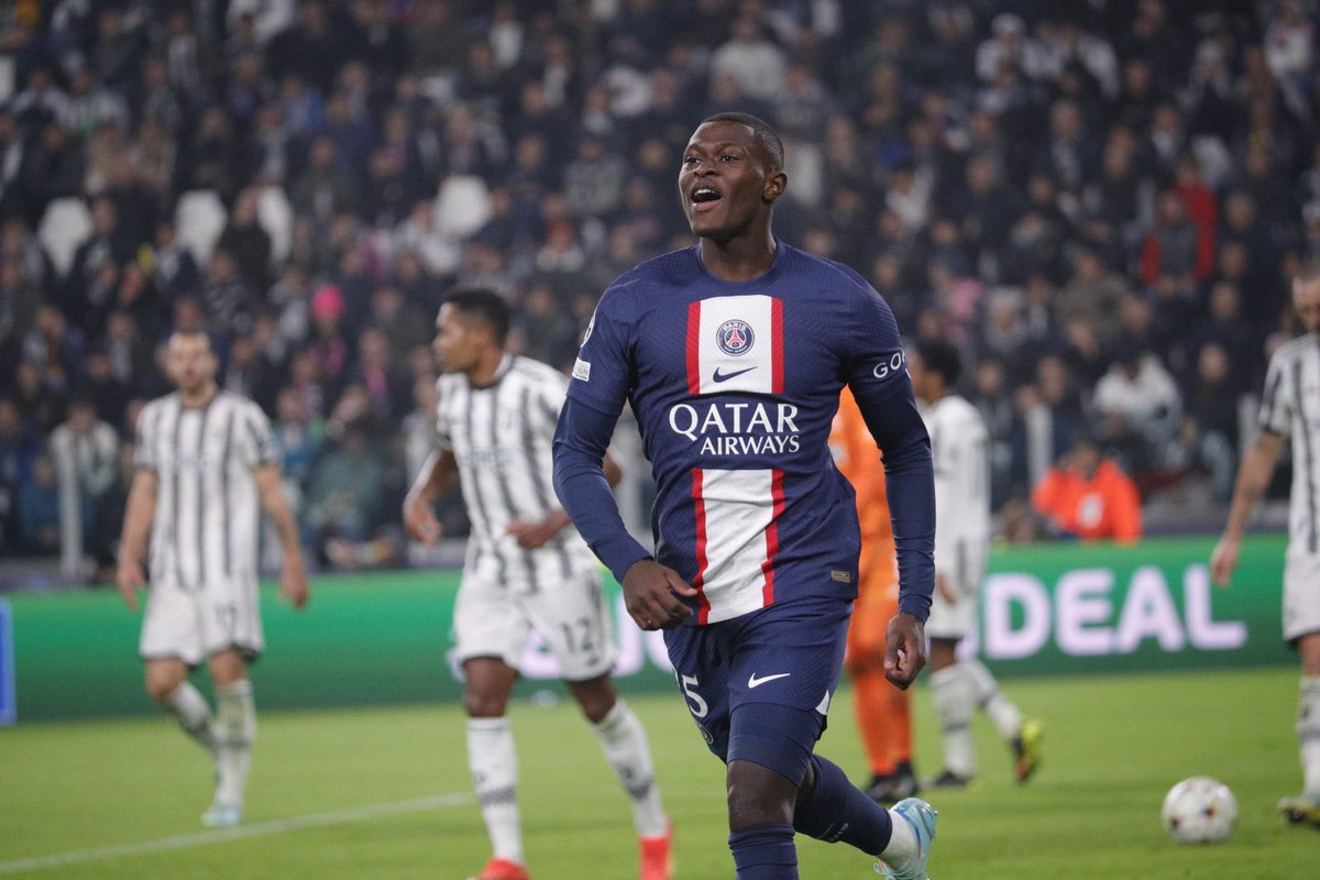 PSG_espanol's tweet photo. ❤️💙 https://t.co/eVyH4upJgQ