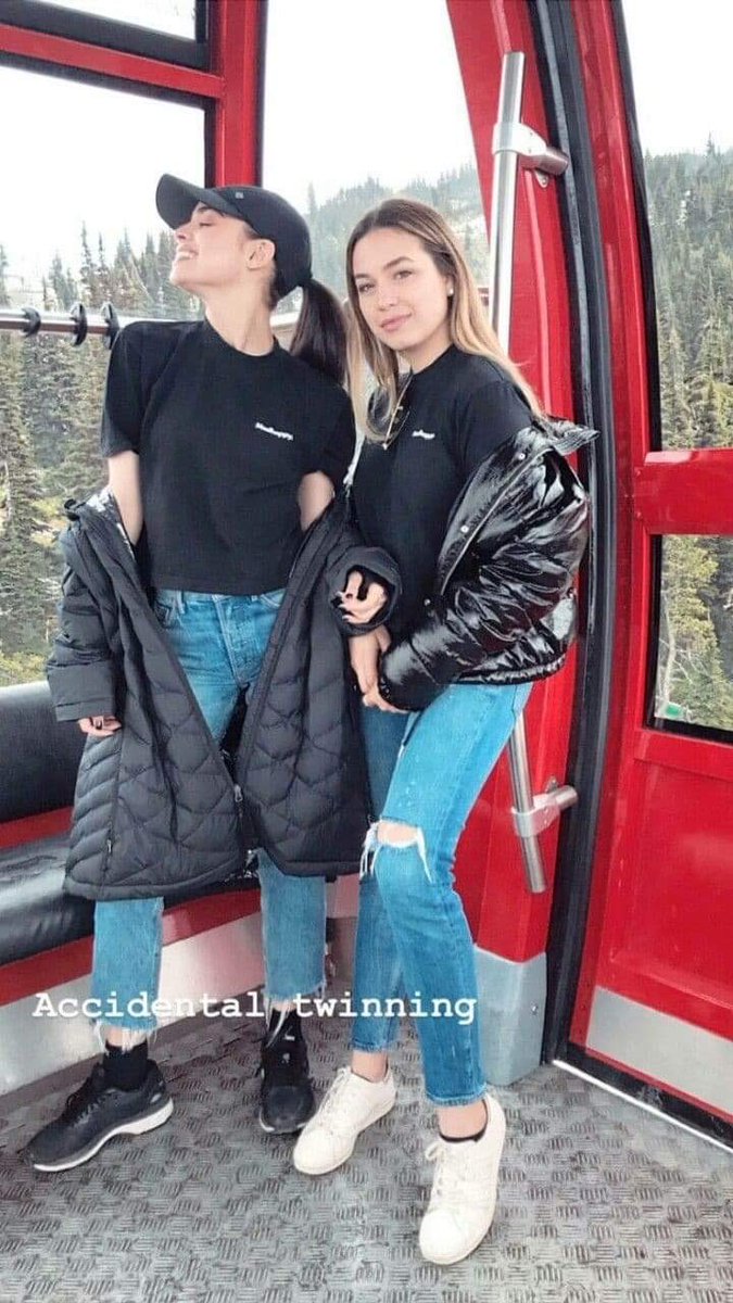 accidentally twinning with <a href="/ItsMeLottiex/">(Parody) Lottie Styles ❥</a>

(NHM)