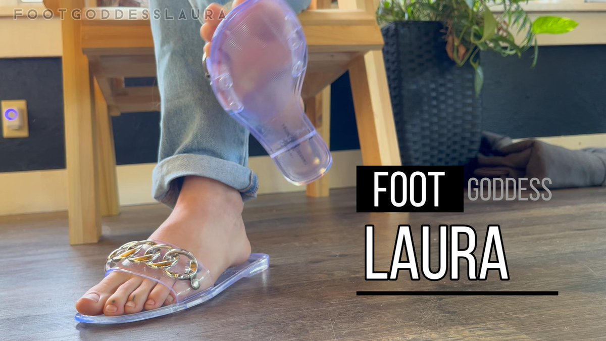 Goddesslaura30's tweet photo. How cool are these see-through slides though?!
Who wants to see a shoot with a little tiny man stuck in between my soles and my sandals?
RT foot slaves https://t.co/pfusDLzYv7