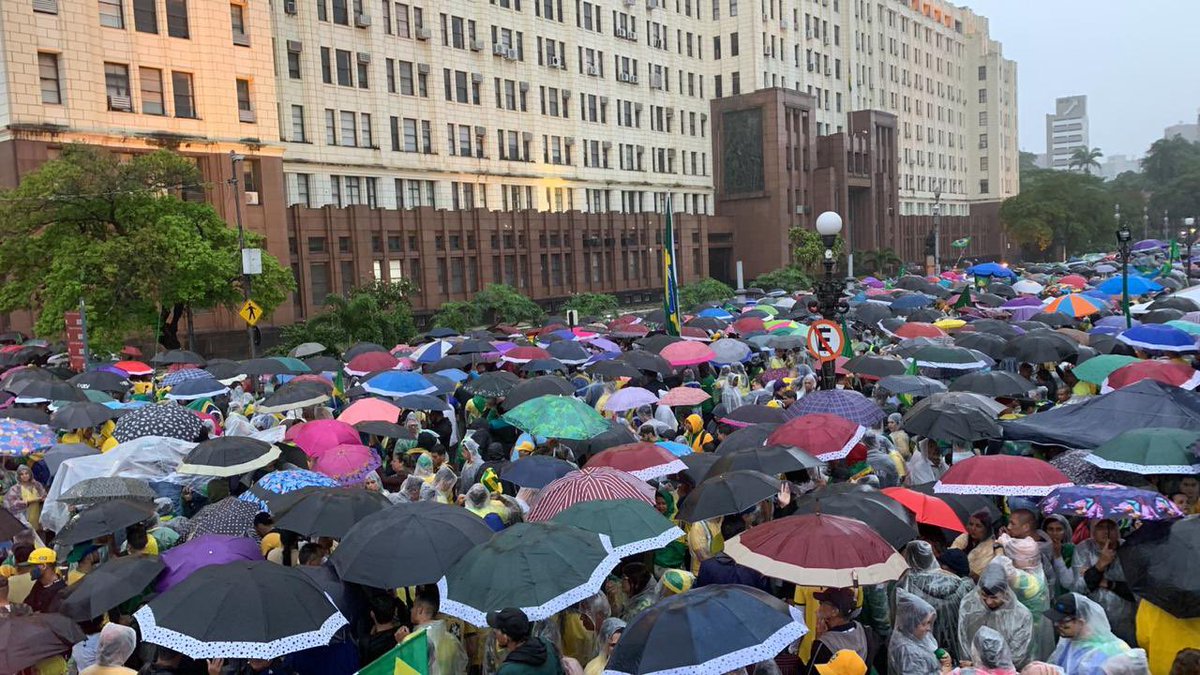 blknoiz06bull's tweet photo. Com tempo bom ou chuva!NÃO RECONHECEMOS o ex-presidiário como presidente do Brasil! Essa eleição foi a MAIS SUJA que eu já vi na minha vida!Inserções nas rádios com mentiras sobre o Gov Bolsonaro, TSE atuando como CABO ELEITORAL e CENSURANDO as verdades sobre o LULADRÃO #ForaLula https://t.co/TxuzC9ijYG