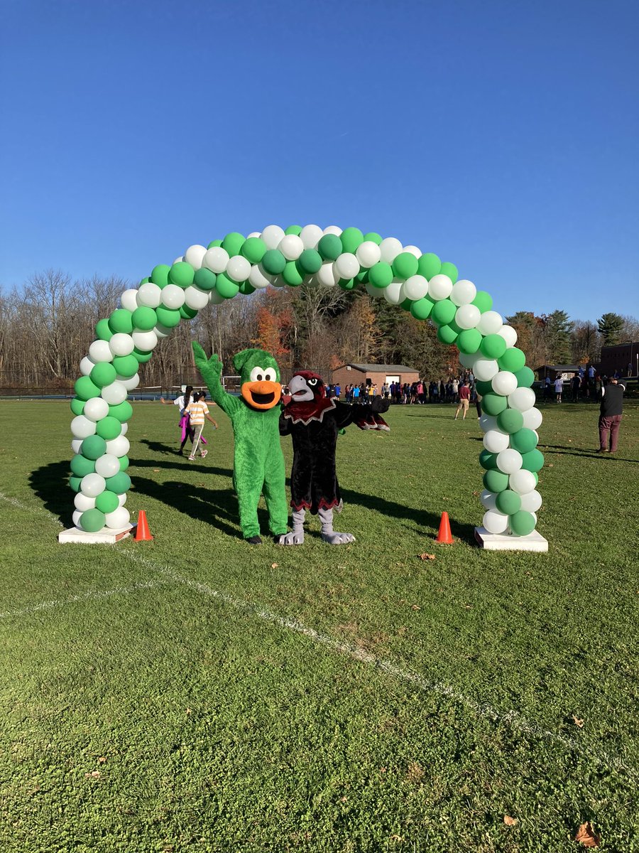 FarmingtonIAR's tweet photo. The FHS River Hawk and the IAR Roadrunner joined efforts to support our annual Fun Run. @IAR_Athletics @FHS_RiverHawks @1FarmingtonHS https://t.co/klAMiGXEP4