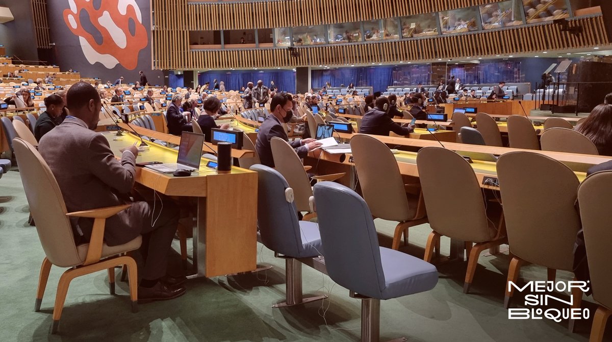 Agradecemos la solidaridad y el respaldo expresados en 1ª jornada de debate en #UNGA77 sobre el bloqueo de EEUU contra #Cuba.

Enérgico rechazo a esa política ilegal y criminal, cuyo costo humano es incalculable e impacta negativamente en el desarrollo del país.

#MejorSinBloqueo