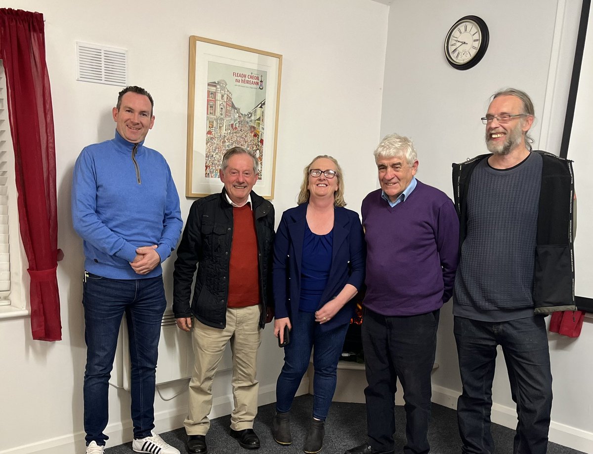 walshthomasf's tweet photo. Last night I attended a prez on a recent study on the #Kilross stone which was uncovered in 2018 by Edmund Brennan. A talk on the findings was given by archaeologist - Angela Wallace.
Well done to Seamus Mc Cormack for making app for the funding and Edmund for its uncovering. https://t.co/jCcoCzOFw3