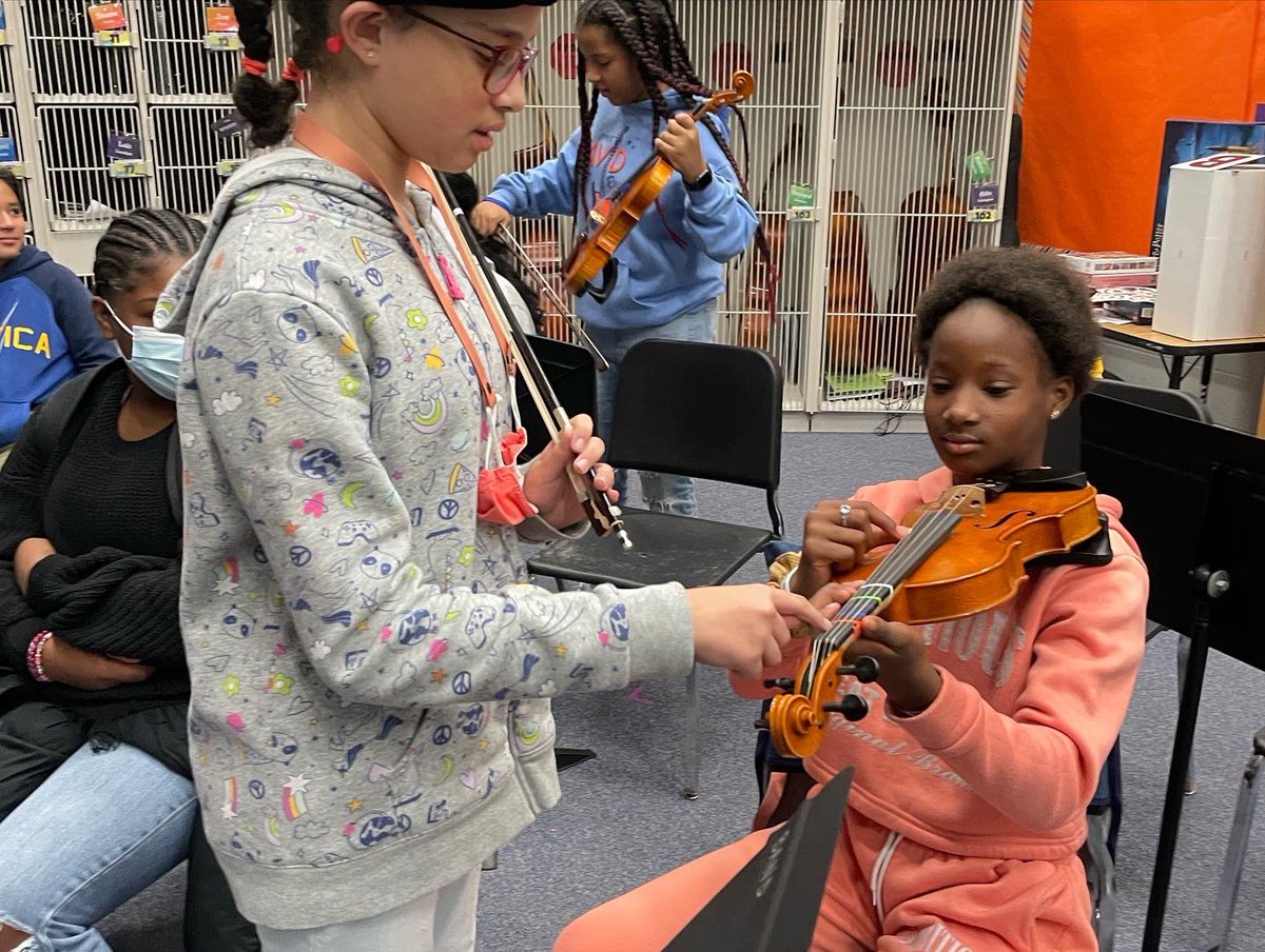 SJMSOrchestra's tweet photo. We got to make music with some fabulous new friends today! #allmeansall #misdfinearts https://t.co/wj9S1wxuE7