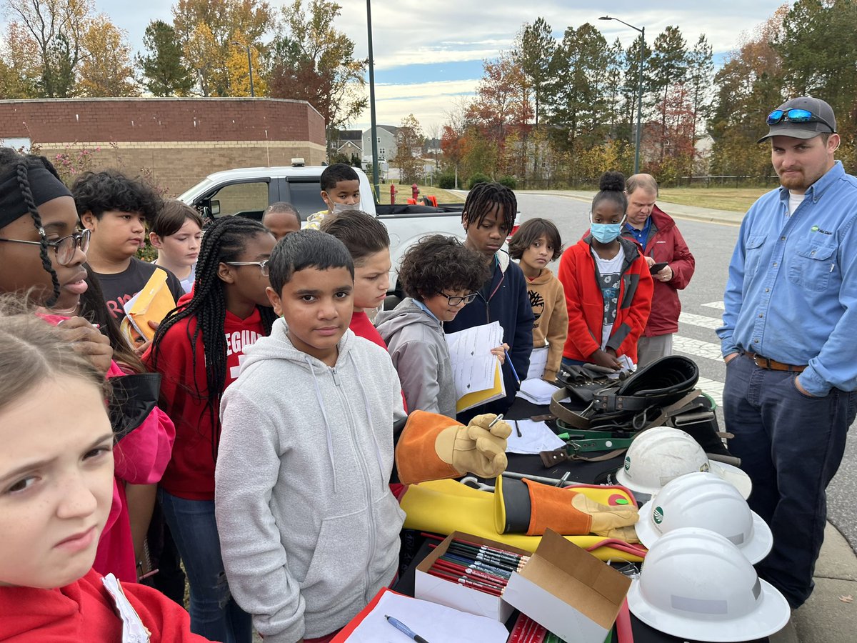 RMS6_1's tweet photo. It’s never too early to start thinking about the future! Thank you @MsGoshay for putting together this amazing opportunity for the kids. https://t.co/UaAwKnzJER