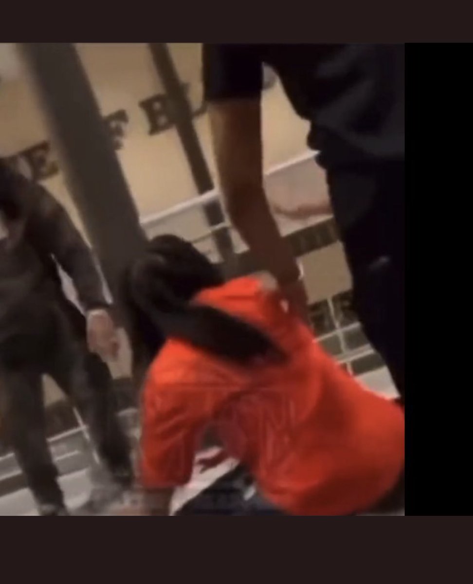 anthuerta512's tweet photo. @TricticalGaming @KPetty2u @gogo_powers @Manifestxxx I thought about that later. Idk but J Prince Jr came back with the nurse. So he didn’t leave Quavo. But his hommie might have been involved https://t.co/mSfgLIh9Nw