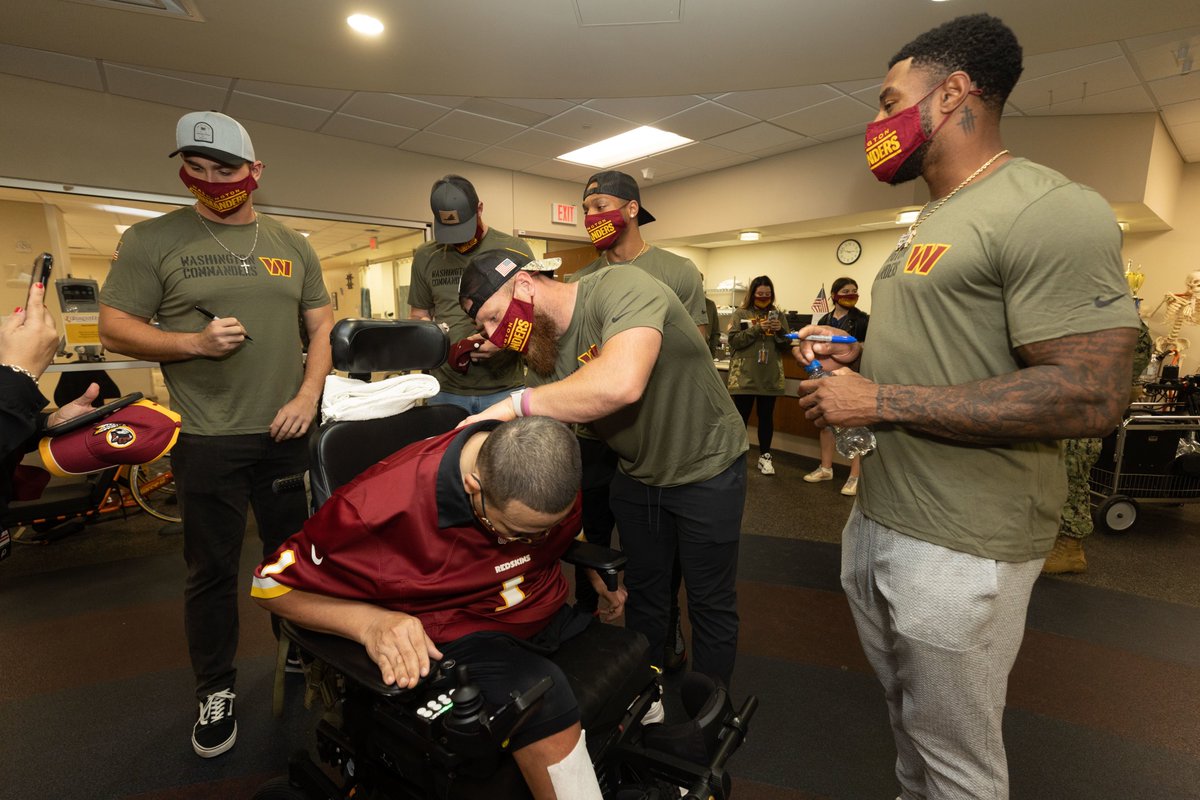 Nearly two and a half years ago, Walter Reed National Military Medical Center (WRNMMC) suspended in-person public visits, but that changed as WRNMMC hosted the NFL’s @Commanders players during a visit, Nov. 1. #SaluteToService Read more: walterreed.tricare.mil/News-Gallery/A…