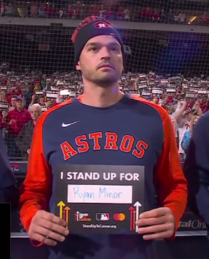 MarkWJZ's tweet image. In case you missed it, during #WorldSeries Stand-Up for Cancer moment in Gm 4 Wednesday night, @TreyMancini recognized former @Orioles player &amp;amp; minor league mgr Ryan Minor who was just recently diagnosed with stage 4 colon cancer ⚾️🙏@WJZ @WJZ13sports