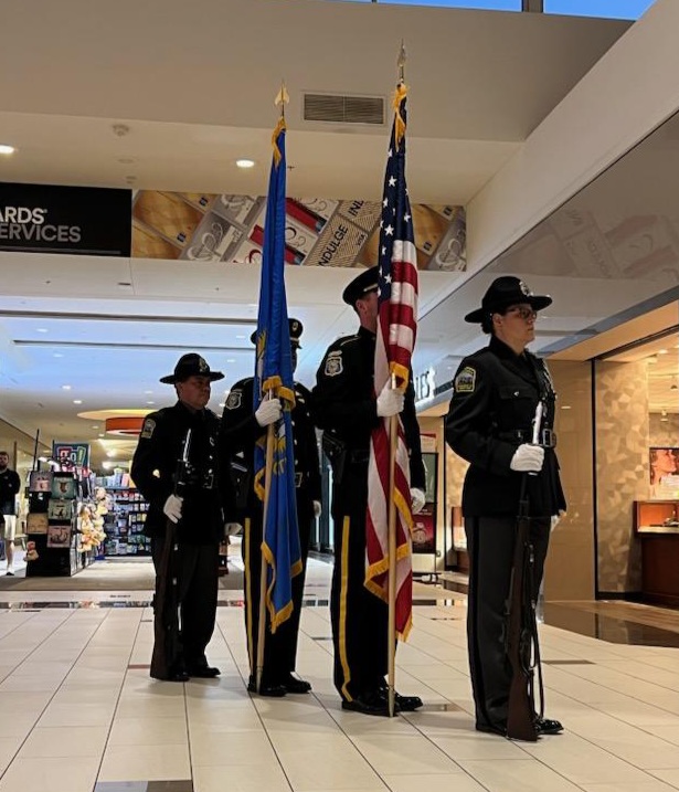 siouxfallspd's tweet photo. The SFPD Honor Guard along with @MinnehahaCounty, @SDHighwayPatrol, @SouthDakotaDOC & @SDGameFishParks led Project Blue Light @TheEmpireMall. This memorial event honors the sacrifice of the SD Law Enforcement Officers that have died in the line of duty. #ProjectBlueLight /794 https://t.co/cc03jao80m