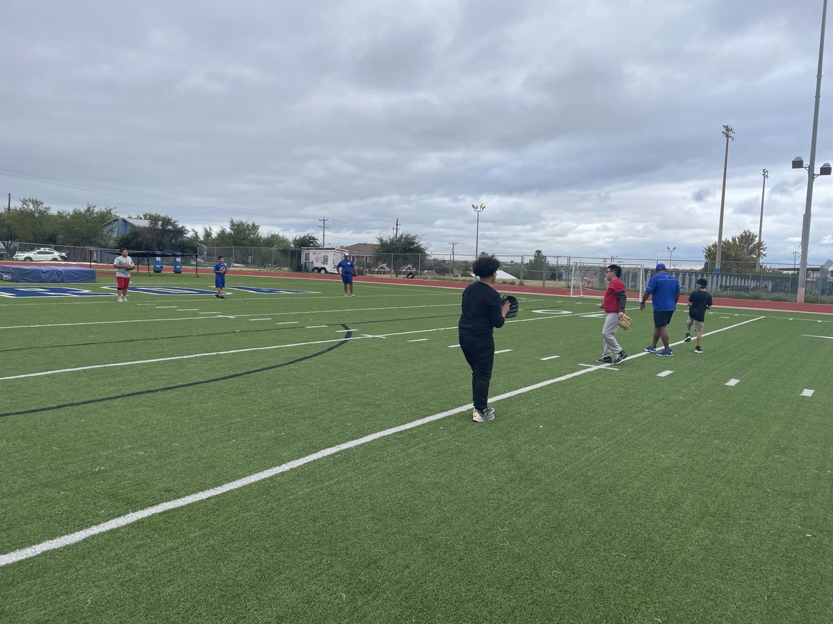 Cig_Baseball's tweet photo. Middle School Baseball in full effect! Toro Future looks great! ⚾️🔥@LISD_Athletics #torobaseball #southsidepride #oneteam #onegoal  #itstime https://t.co/J3EK2lA09l