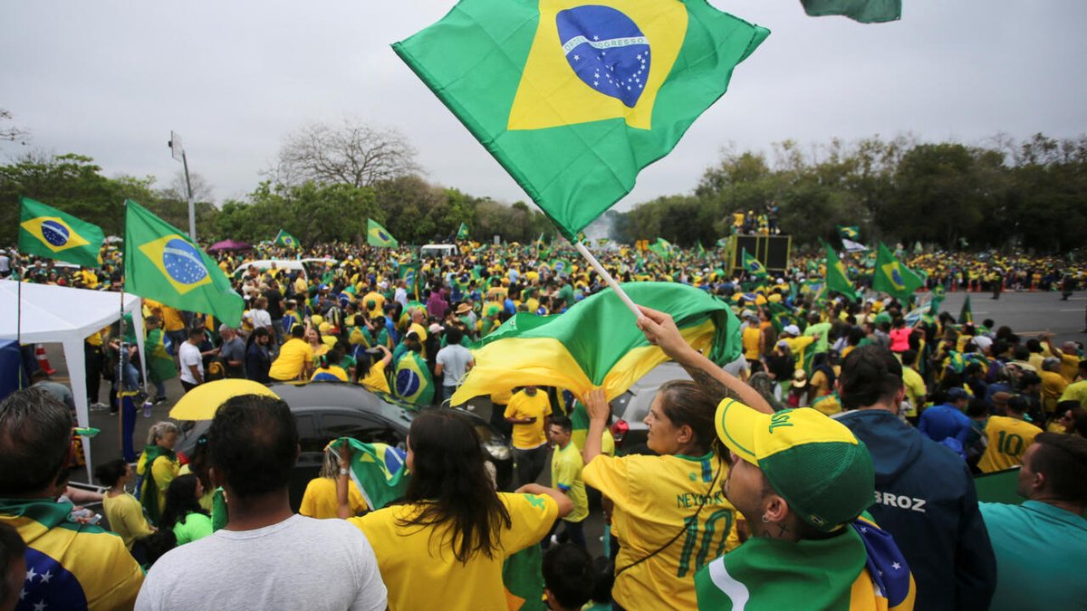 Bolsonaro supporters call on Brazil military to intervene after Lula victory f24.my/90iB.t