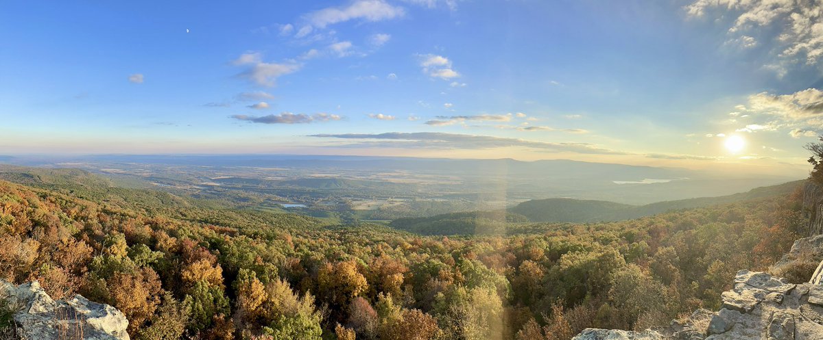 CoachMatheson's tweet photo. From 5:03-5:15pm today, I have officially proclaimed myself to be the highest person in Arkansas. #MountMagazine #SignalHill https://t.co/A9BrYndaCC