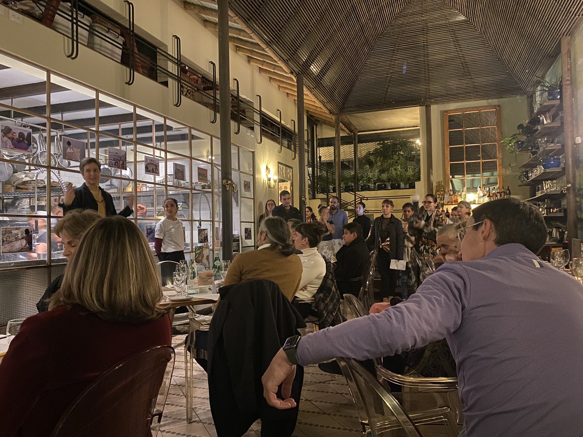 HelenOrjuela's tweet image. Hoy estuve junto a @EdnaBonillaSeba en #LaCenaMásPoderosaDelAño una iniciativa de @PoderosasColom2 @marisanzdesa para dar a conocer el maravilloso trabajo que desarrollan en favor de la Educación Sexual Integral