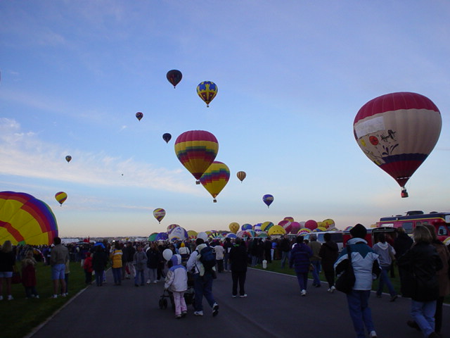 Dorje_sDooing's tweet image. School in the US I taught yrs ago had school buses (1). Teachers had option of getting bus driving license, which I did &amp;amp; took students around. One of those times I took them on a tour of #Albuquerque #HotAirBalloon festival (2), the #VeryLargeArray (3), &amp;amp; I think also #Roswell.