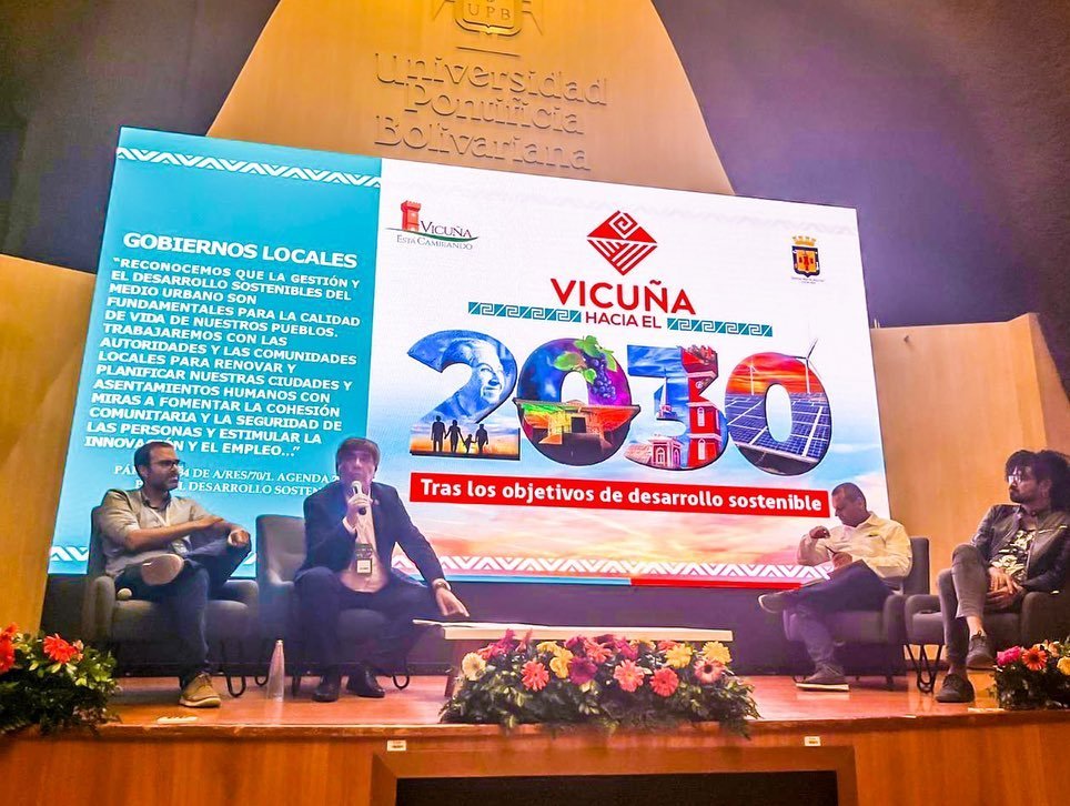 ciudades2030's tweet photo. Felicitaciones Alcalde @Rafael_Vera por creer que  #Vicuña2030 era un plan posible, cuando lo propusimos en abril de 2018 había mucho por delante, y hoy, + avanzado florecen los atributos y valores esenciales de la comuna de #Vicuña #regiondecoquimbo 🇨🇱

Avancemos!
@ehernandezCL https://t.co/EmXK5uxaqA