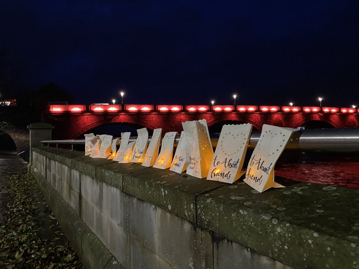 To absent friends tonight in Perth. Thank you @PerthandKinross for the lovely orange bridge beside the lanterns of remembrance of love and loss. @2AbsentFriends