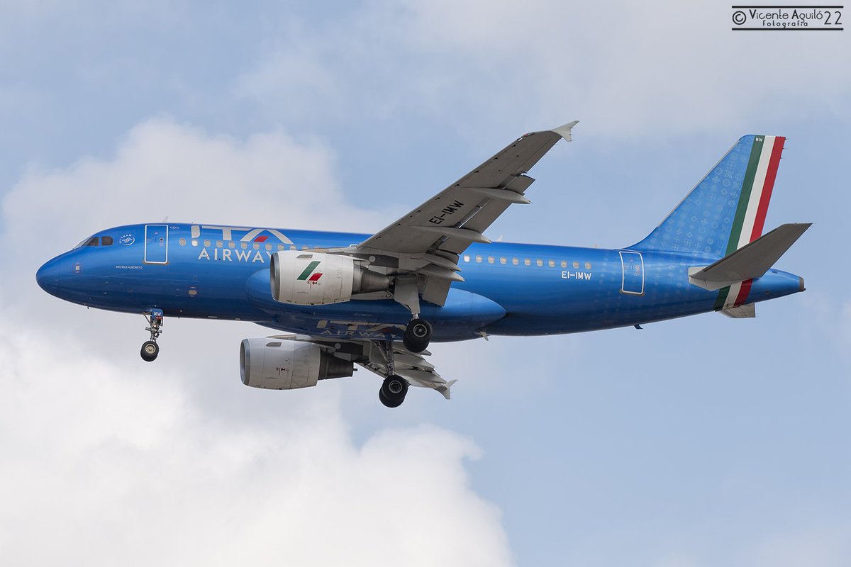 La nueva aerolínea "ITA Airways", sucesora de la antigua "Alitalia", aterriza en Valencia procedente de Bolonia con su nueva vistosa librea.
<a href="/VLCspotters/">VLCspotters ✈️</a> <a href="/aeroVLC/">Aeropuerto Valencia</a> <a href="/ITAAirways/">ITA Airways</a>
<a href="/FundVisitVal/">Fundació VisitValència</a> <a href="/FlyVLC/">FLY VALENCIA</a> <a href="/GVAturisme/">GVA Turisme</a>
#LIPE #LEVC #EIIMW #A319