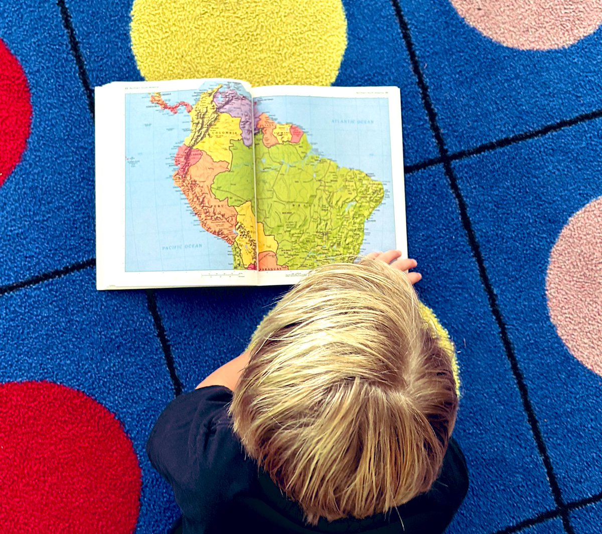 RT <a target='_blank' href='http://twitter.com/MrsHofferAPS'>@MrsHofferAPS</a>: Our <a target='_blank' href='http://twitter.com/Ashlawneagles'>@Ashlawneagles</a> learning all about maps during our geography unit 🗺️<a target='_blank' href='http://twitter.com/APSsocstudies'>@APSsocstudies</a> <a target='_blank' href='https://t.co/BxYtSkGDeH'>https://t.co/BxYtSkGDeH</a>