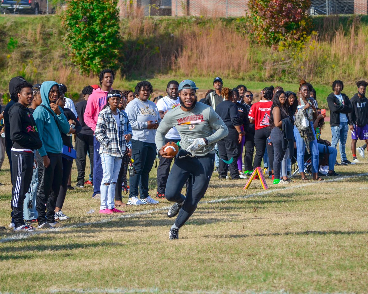 nickography__'s tweet photo. Homecoming 2022:
@grambling1901 

Monday Afternoon Day 2:
Students VS. Faculty/Staff Flag Football Game🏈

#gramfam #AllAboutTheG #GramHC22 https://t.co/KKAgbCw9oU