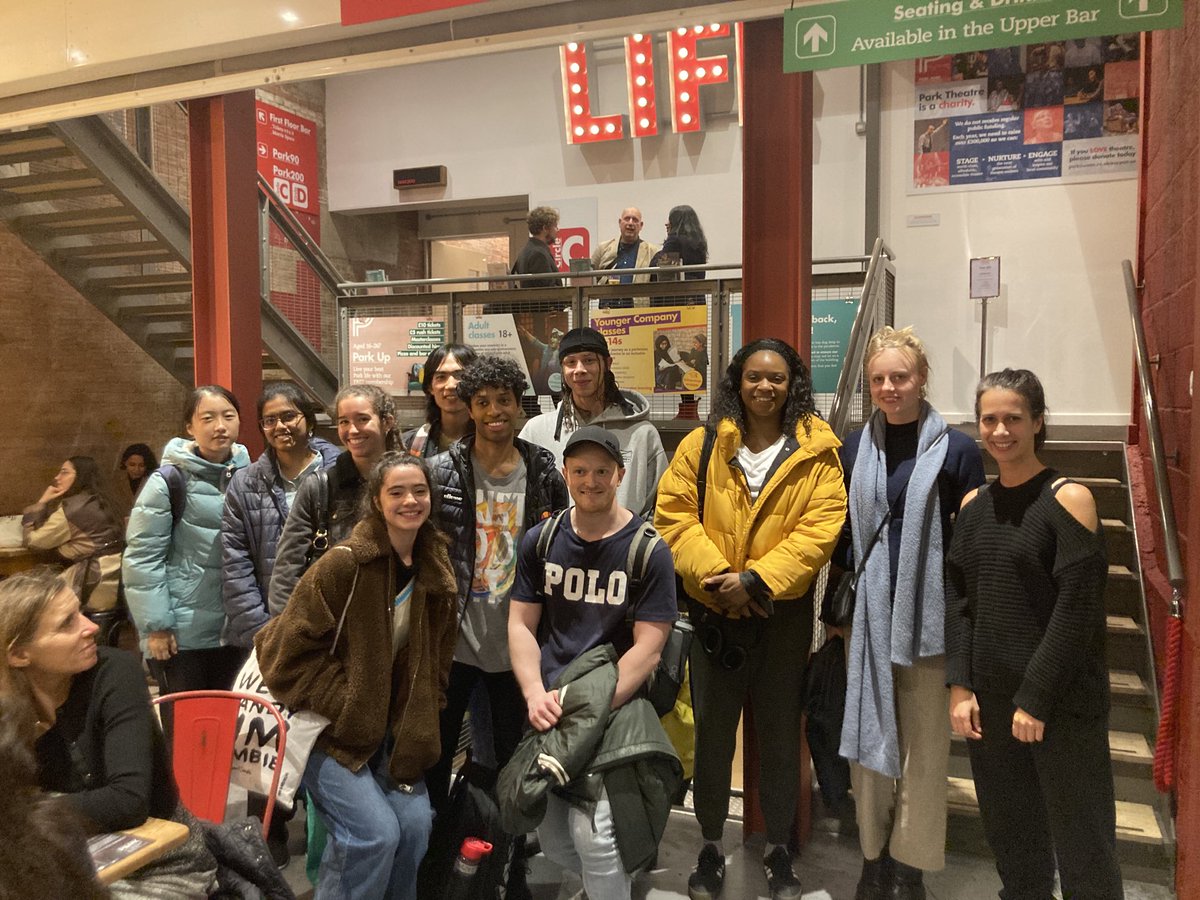 Amazing performance #kinghamlin ⁦<a href="/ParkTheatre/">Park Theatre</a>⁩ ⁦@UCLbasc⁩ with cast. Searing exploration of toxic imposed masculinity