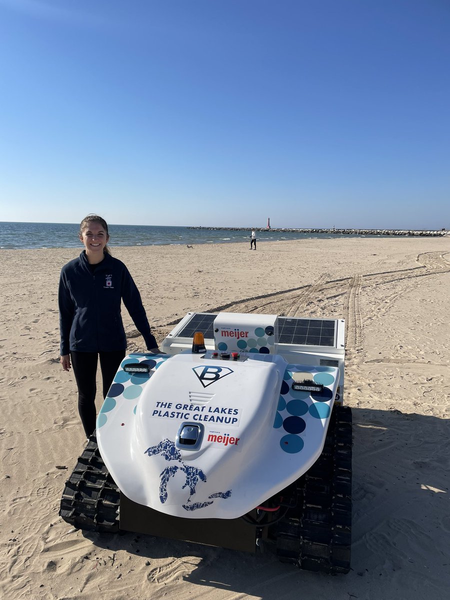 HanDefrond's tweet photo. In todays #TrappingTrash extravaganza I met the team from @GVSU and their Pixie Drone and Bebot. We chatted about how to adapt the #ITTN protocols for these devices and I got to see them in action! @UofTTrashTeam @GLPCleanup @CGLRGreatlakes https://t.co/ocJNLucKrZ