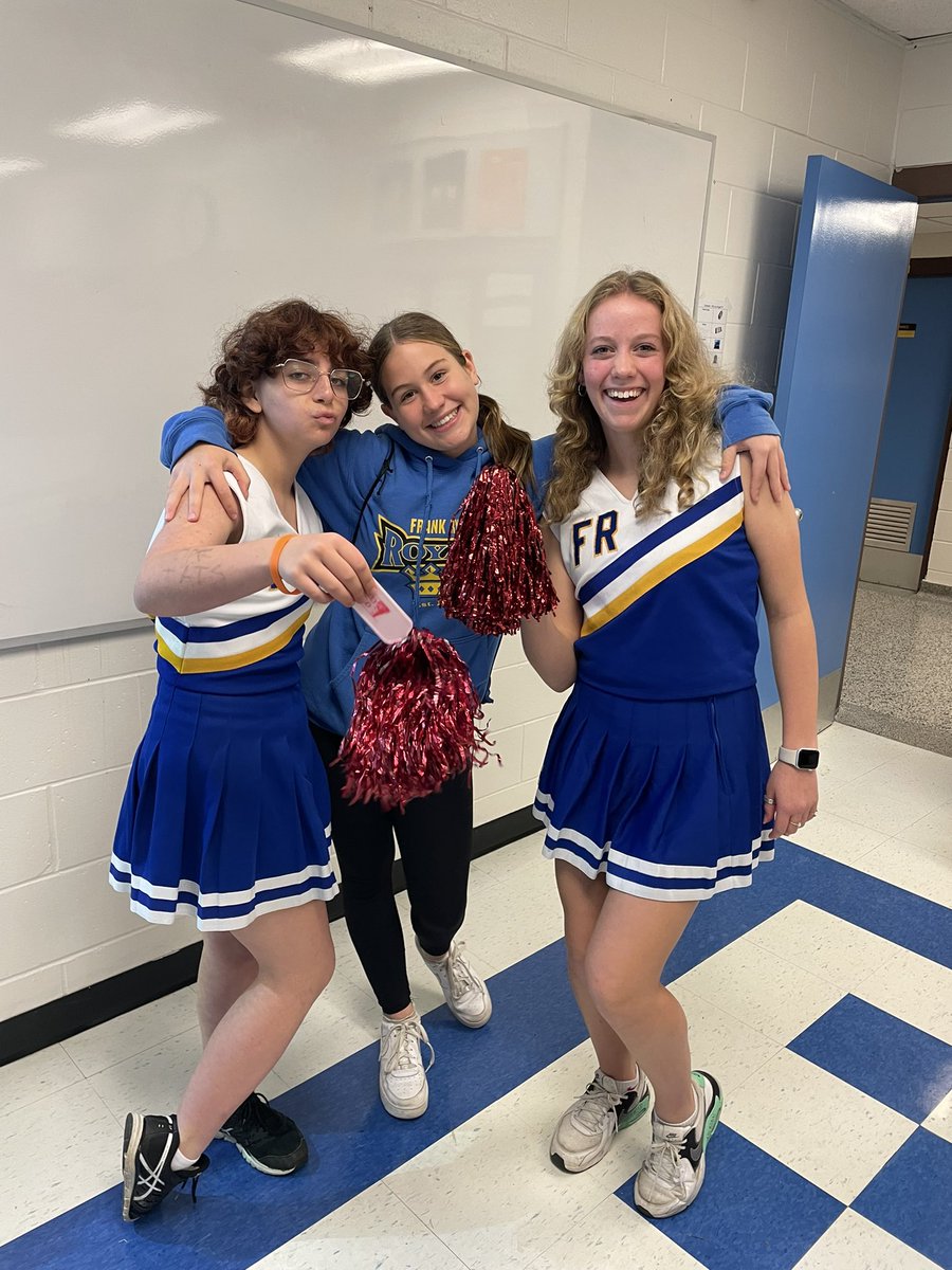 allisonbigelow1's tweet photo. These students showed their @FrankRyanOCSB spirit today! 💙💛 https://t.co/7MWOS7Gsxr