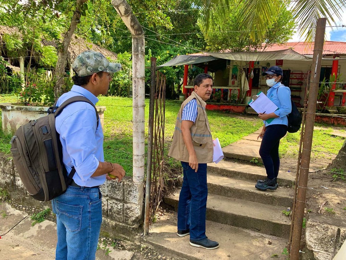 FOMVASincelejo's tweet photo. Iniciamos visitas domiciliarias y levantamiento de actas de vecindad, para dar marcha al proyecto de optimización del sistema de acueducto en la zona rural de Sincelejo. El objetivo es constatar el estado actual de cada vivienda, antes de iniciar las obras. 
#FomvasConLaGente https://t.co/j6p0tZMxEe