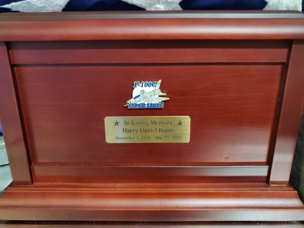 SolarBoone's tweet photo. RIP Dad.....
Thank you for your Sevice
33 years Tucson Air National Guard Jet Fighter Pilot. Lt. Col. Harry Boone (Bootee) https://t.co/GRggejzk5K