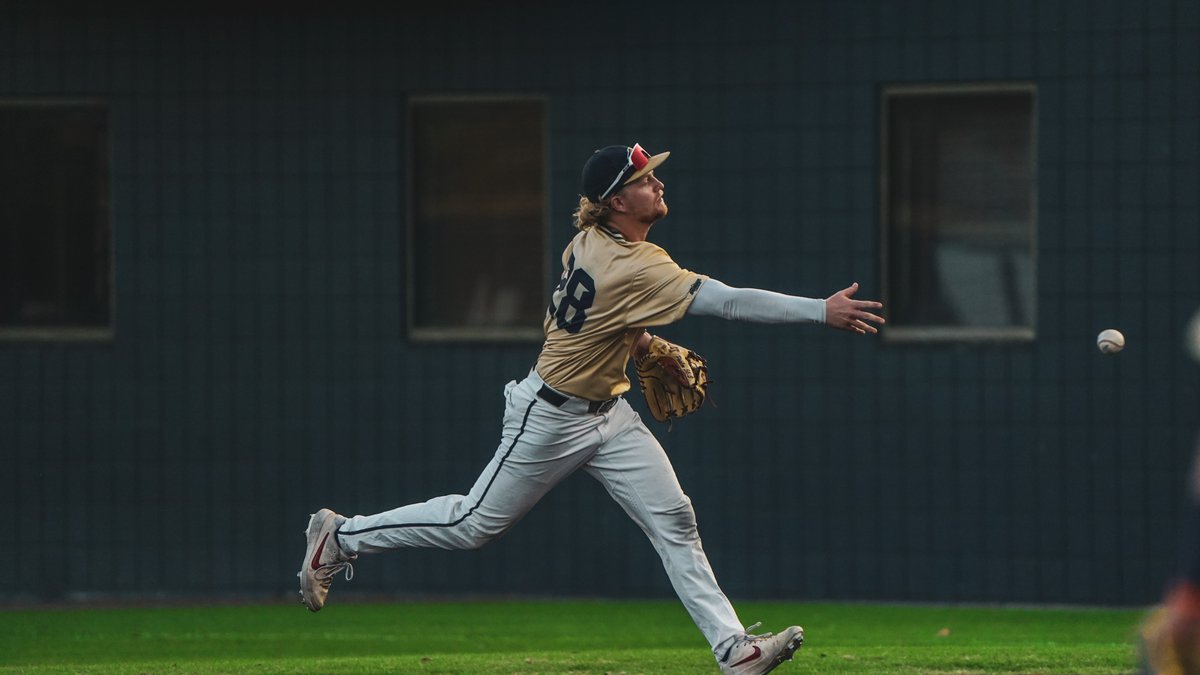 𝗧𝗲𝗮𝗺 𝗕𝗹𝘂𝗲 takes Game 1⃣, 2-1!

Same time tomorrow for Game 2⃣.

#ORUBase
