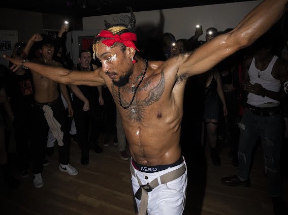SliiimBuddha's tweet photo. Set’n mf chaos til iii literally can’t function. You only live this life once so live it tf up. #SETSETSET SHOT BY @traaanquil 
#hardcorepunk #undergroundshows #sandiego #luckycat #iNNERG #BLACKEDOUT #neverdrinkinglikethatagain #sorryeverybody #igottoosilly https://t.co/rXfo6wXR3s