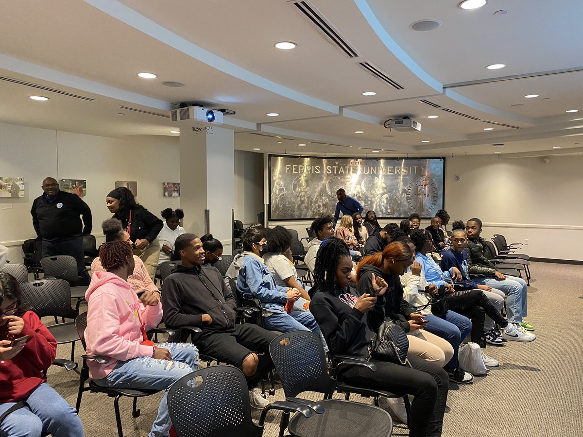 bloom_hs's tweet image. Thank you @FerrisAdmission for hosting Bloom Township students today on a college tour at your beautiful Big Rapids Campus! 
@DrJLAnderson @DrNavarre @BTCounselors
